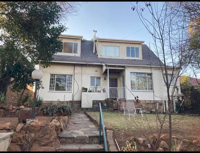 5 BEDROOM HOUSE FOR SALE IN KENSINGTON